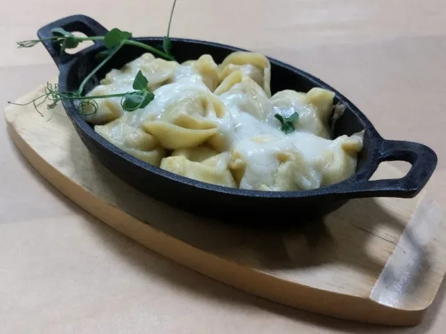 Пельмени говяжьи под сыром