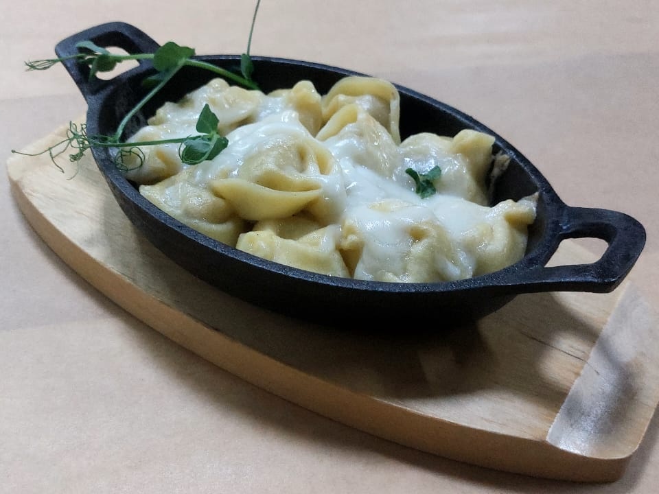 Пельмени говяжьи под сыром
